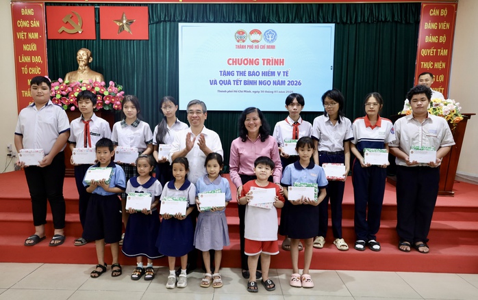 Ban Thường vụ Th&agrave;nh ủy TPHCM y&ecirc;u cầu c&aacute;n bộ, đảng vi&ecirc;n kh&ocirc;ng tổ chức thăm, ch&uacute;c Tết cấp tr&ecirc;n - Ảnh 1.
