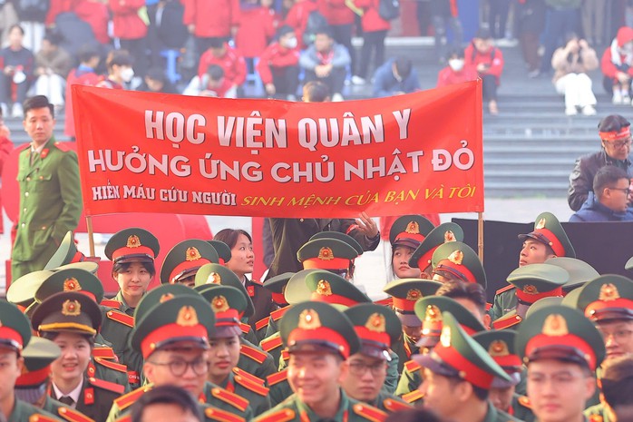 Điều đặc biệt trong Chủ nhật Đỏ tại Đại học B&aacute;ch khoa H&agrave; Nội - Ảnh 8.