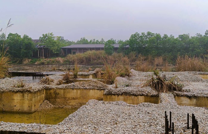 Dự án 250 tỉ đồng "chết yểu" ngay đường lên huyệt đạo thiêng - Ảnh 2.