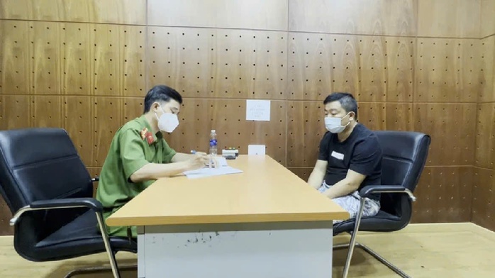 C&ocirc;ng an TPHCM bắt kẻ đứng sau một s&agrave;n tiền điện tử - Ảnh 1.