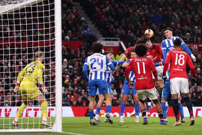 Man Utd tệ thế n&agrave;o sau trận thua Brighton ở C&uacute;p FA? - Ảnh 1.