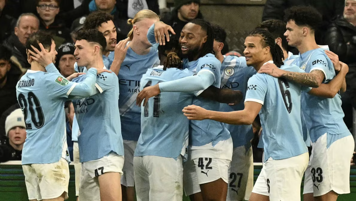 T&acirc;n binh Semenyo tỏa s&aacute;ng, Man City quật ng&atilde; Newcastle ở b&aacute;n kết League Cup - Ảnh 6.