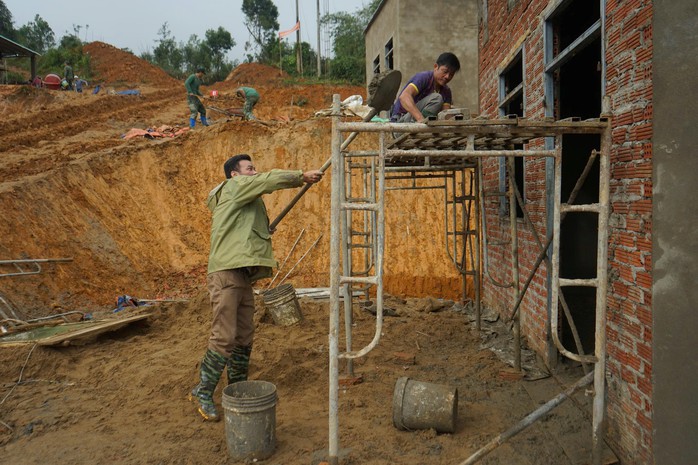 Bền bỉ vươn dậy sau b&atilde;o lũ - Ảnh 2.