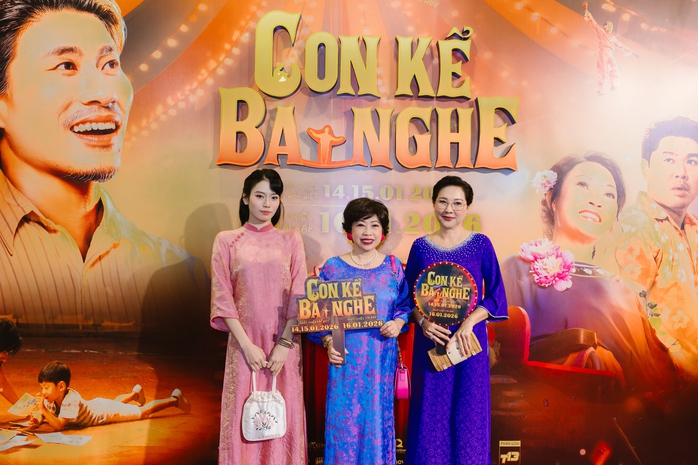 Ng&ocirc; Kiến Huy, HIEUTHUHAI&hellip; điển trai b&ecirc;n "ch&iacute; cốt" Kiều Minh Tuấn - Ảnh 11.