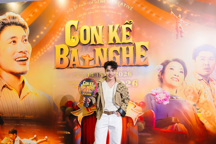 Ng&ocirc; Kiến Huy, HIEUTHUHAI&hellip; điển trai b&ecirc;n "ch&iacute; cốt" Kiều Minh Tuấn - Ảnh 2.