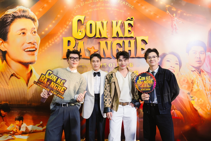 Ng&ocirc; Kiến Huy, HIEUTHUHAI&hellip; điển trai b&ecirc;n "ch&iacute; cốt" Kiều Minh Tuấn - Ảnh 1.