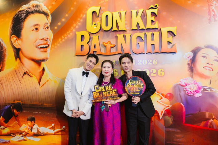 Ng&ocirc; Kiến Huy, HIEUTHUHAI&hellip; điển trai b&ecirc;n "ch&iacute; cốt" Kiều Minh Tuấn - Ảnh 6.