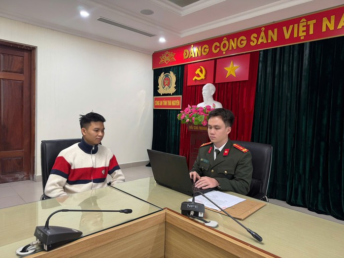 Giả danh k&ecirc;u gọi từ thiện, chiếm đoạt tiền ủng hộ lũ lụt - Ảnh 2.