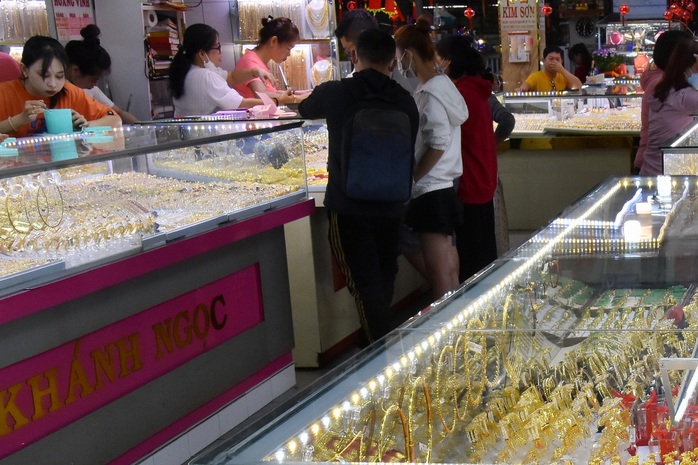 Giá vàng hôm nay 14-1: Đảo chiều giảm mạnh - Ảnh 1.