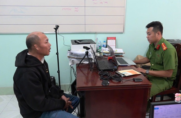 Vụ &ldquo;chuyến xe b&atilde;o t&aacute;p&rdquo; ở Đồng Th&aacute;p: Bắt tạm giam t&agrave;i xế xe tải - Ảnh 3.