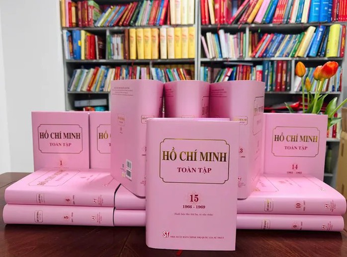 T&aacute;i bản nhiều ấn phẩm đặc biệt về Chủ tịch Hồ Ch&iacute; Minh - Ảnh 1.