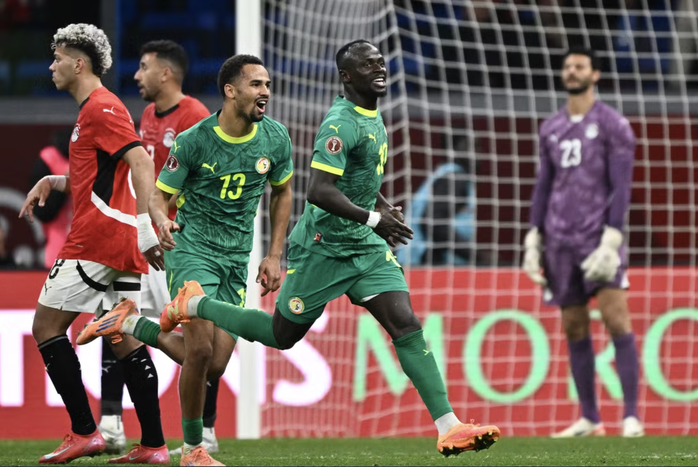 Man&eacute; lập c&ocirc;ng, Senegal hạ Ai Cập v&agrave;o chung kết AFCON - Ảnh 3.