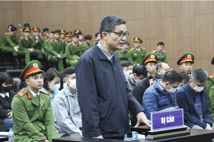 Tuy&ecirc;n &aacute;n 2 cựu Cục trưởng An to&agrave;n thực phẩm nhận hối lộ h&agrave;ng chục tỉ đồng - Ảnh 1.