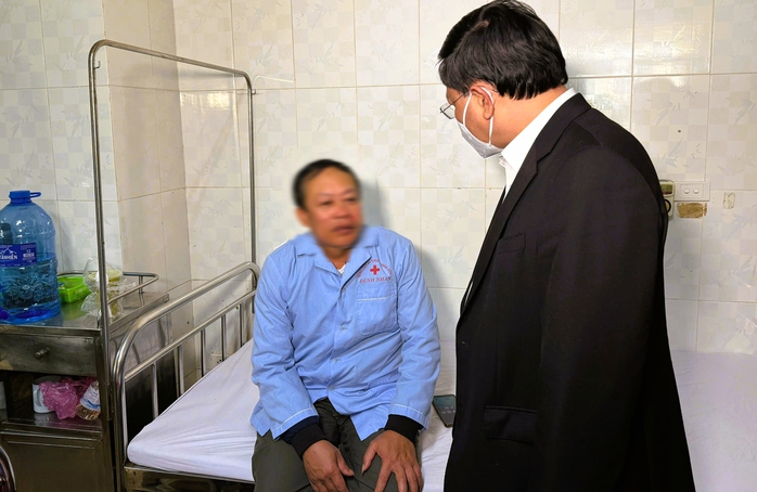 Vụ xe kh&aacute;ch gặn nạn 4 người chết, 5 người bị thương: "Nh&agrave; g&aacute;i" ra "nh&agrave; trai" b&agrave;n chuyện đ&aacute;m cưới - Ảnh 2.