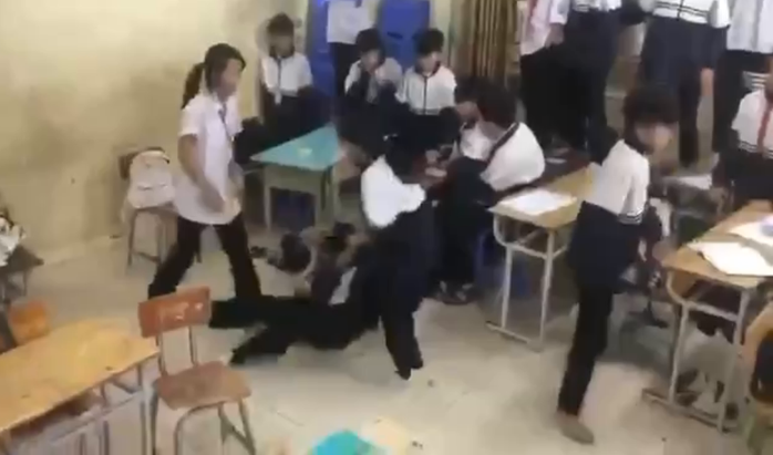 C&ocirc;ng an điều tra vụ 6 nữ sinh h&agrave;nh hung bạn trong lớp học tại Hải Ph&ograve;ng - Ảnh 1.