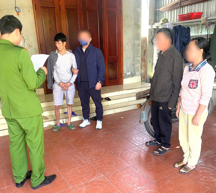 Quảng Trị: Phát hiện ổ cất giấu ma túy, bắt giữ 2 nghi phạm - Ảnh 3. Quảng Trị: Phát hiện ổ cất giấu ma túy, bắt giữ 2 nghi phạm - Ảnh 3.