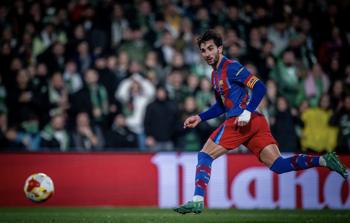 Barcelona vượt ải Racing Santander, thẳng tiến tứ kết C&uacute;p Nh&agrave; vua - Ảnh 3.