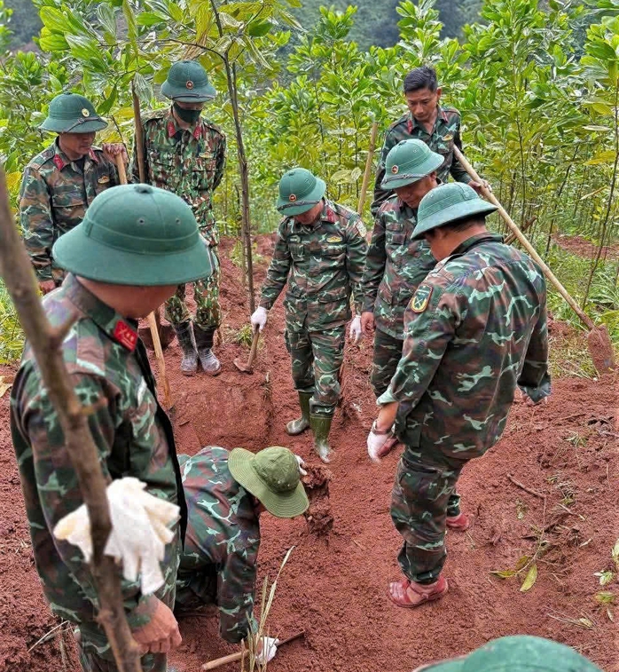 Ph&aacute;t hiện c&acirc;y b&uacute;t ch&ocirc;n c&ugrave;ng h&agrave;i cốt liệt sĩ Vương Ch&iacute; Cao Tại Quảng Trị - Ảnh 2.