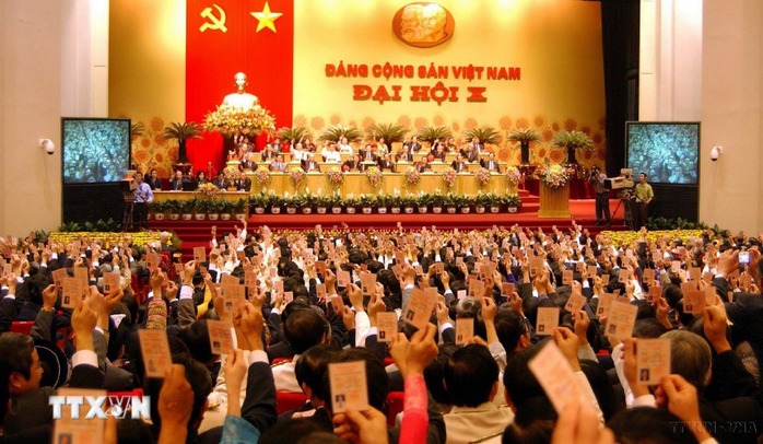 Đại hội lần thứ IX của Đảng: Ph&aacute;t huy sức mạnh to&agrave;n d&acirc;n tộc, đẩy mạnh c&ocirc;ng nghiệp h&oacute;a, hiện đại h&oacute;a - Ảnh 2.