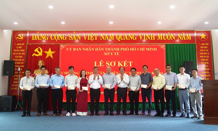 TPHCM: Sơ kết chương tr&igrave;nh lu&acirc;n phi&ecirc;n b&aacute;c sĩ chuy&ecirc;n khoa tại C&ocirc;n Đảo - Ảnh 2.