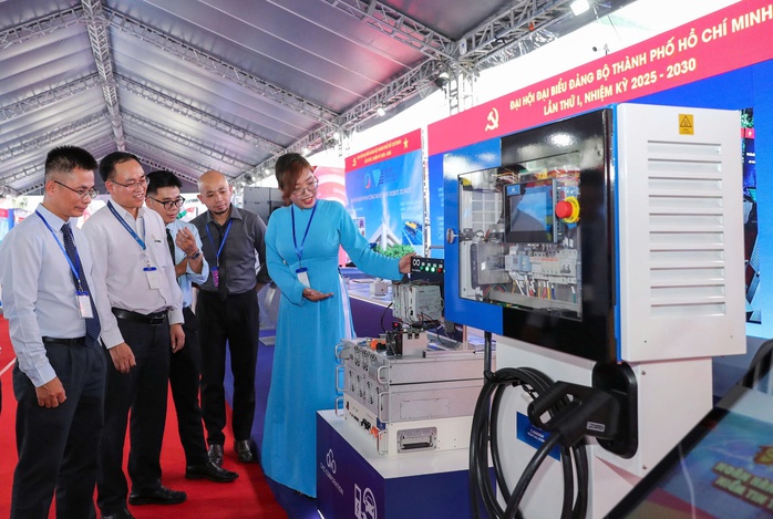 VIỆT NAM VƯƠN M&Igrave;NH PH&Aacute;T TRIỂN, HỘI NHẬP (*): Cơ đồ đất nước sau 40 năm đổi mới - Ảnh 1.