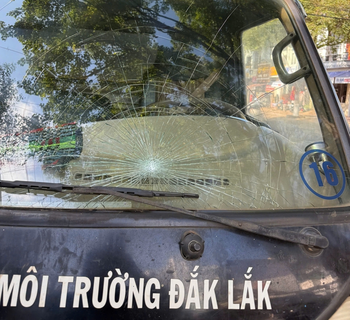 C&ocirc;ng nh&acirc;n vệ sinh m&ocirc;i trường bị tấn c&ocirc;ng: Sự việc đ&aacute;ng ch&uacute; &yacute; tại Đắk Lắk - Ảnh 1.