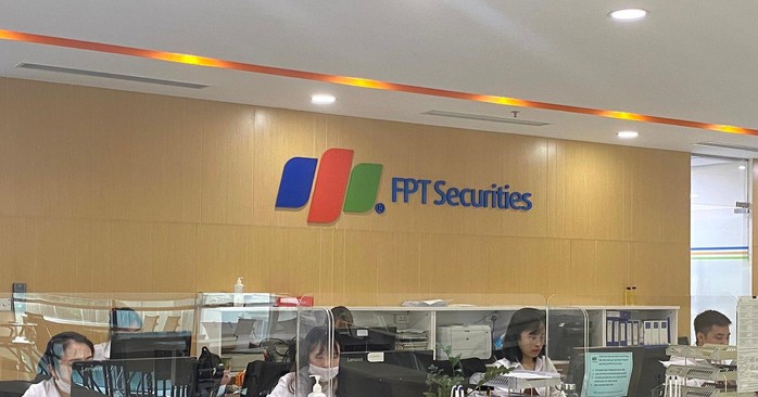 Chủ tịch Chứng kho&aacute;n FPT xin từ nhiệm - Ảnh 1.