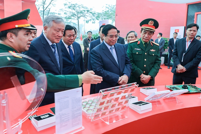 Tổng B&iacute; thư, Thủ tướng dự lễ khởi c&ocirc;ng nh&agrave; m&aacute;y chế tạo chip b&aacute;n dẫn đầu ti&ecirc;n tại Việt Nam - Ảnh 3.