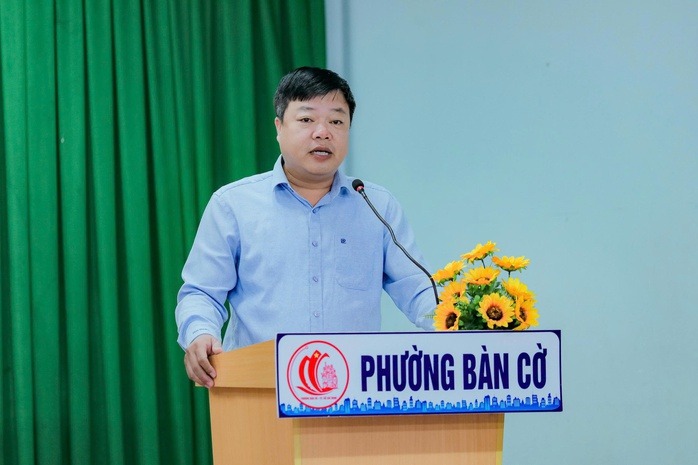 TPHCM: Phường B&agrave;n Cờ mở cao điểm xử l&yacute; lấn chiếm l&ograve;ng đường, vỉa h&egrave;, "xe d&ugrave; bến c&oacute;c" - Ảnh 2.