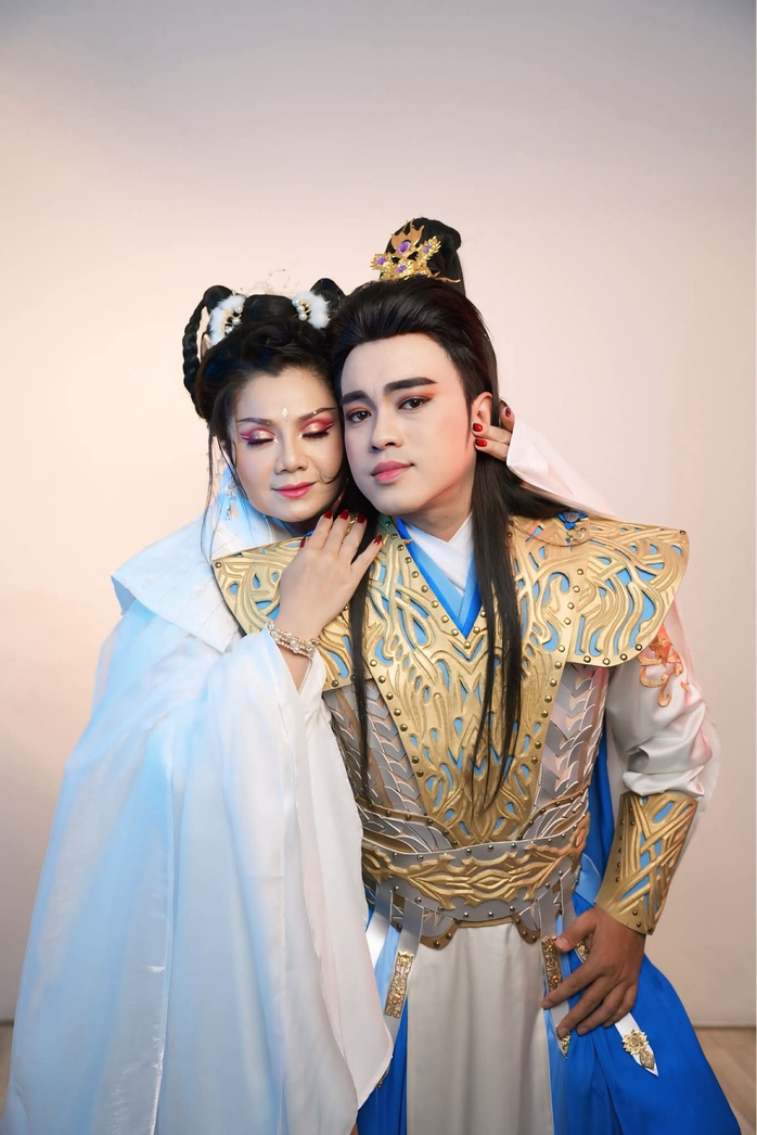 Nghệ sĩ Hùng Vương: Vào vòng bầu chọn Mai Vàng là niềm động viên lớn - Ảnh 2.