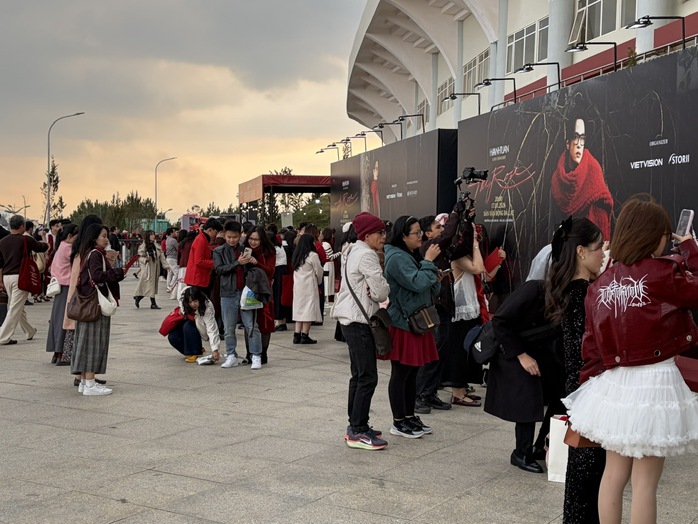 Người Đ&agrave; Lạt bất ngờ với sức h&uacute;t của H&agrave; Anh Tuấn  - Ảnh 1.