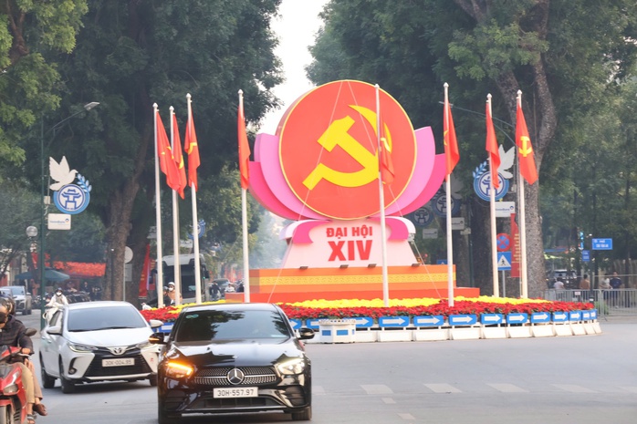 Đại hội XIV bước v&agrave;o ng&agrave;y l&agrave;m việc đầu ti&ecirc;n - Ảnh 1.