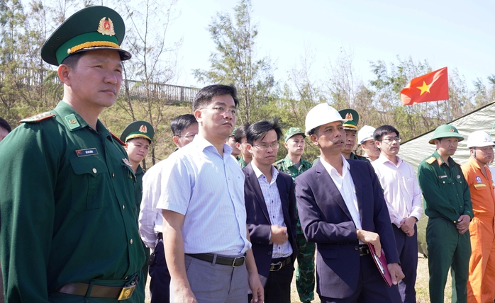 T&agrave;u sắt Trung Quốc mắc cạn ở Quảng Ng&atilde;i v&agrave; những diễn biến mới nhất - Ảnh 2.