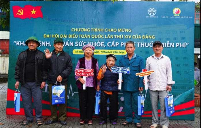 Học viện Y - Dược học cổ truyền Việt Nam kh&aacute;m chữa bệnh miễn ph&iacute; 2.500 người d&acirc;n - Ảnh 5.