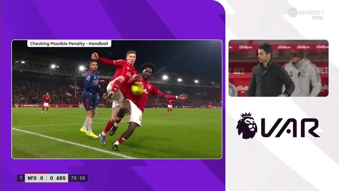 Tranh c&atilde;i Arsenal bị &ldquo;cướp mất phạt đền&rdquo; - Ảnh 2.