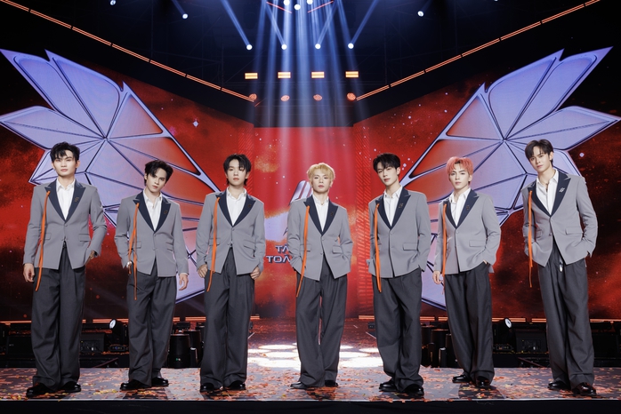 Nhóm nhạc UPRIZE chính thức ra mắt thị trường giải trí Việt với 7 thành viên - Ảnh 1.