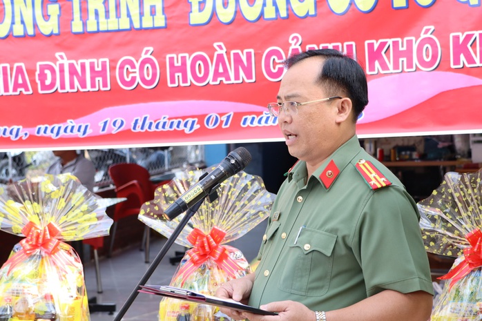 Kh&aacute;nh th&agrave;nh 2 c&ocirc;ng tr&igrave;nh "Đường cờ Tổ quốc" tại Vĩnh Long ch&agrave;o mừng Đại hội XIV của Đảng - Ảnh 1.