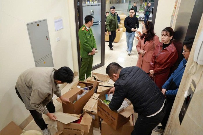 Khởi tố Tổng gi&aacute;m đốc 1 c&ocirc;ng ty sản xuất thực phẩm chức năng giả quy m&ocirc; ng&agrave;n tỉ đồng - Ảnh 1.