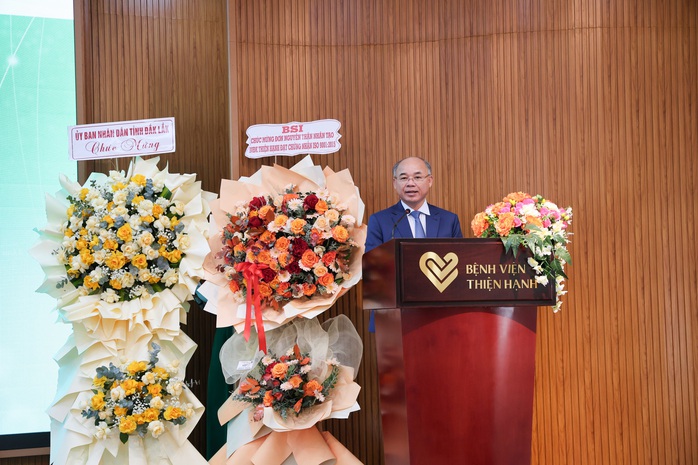 Bệnh viện Thiện Hạnh đ&oacute;n nhận hai chứng chỉ ISO quốc tế - Ảnh 1.