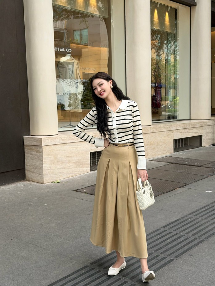 V&igrave; sao &aacute; hậu Cẩm Ly l&ecirc;n hot search khi cầu thủ Đ&igrave;nh Bắc nổi tiếng  - Ảnh 1.