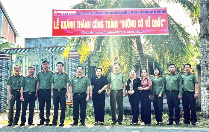 Kh&aacute;nh th&agrave;nh 2 c&ocirc;ng tr&igrave;nh "Đường cờ Tổ quốc" tại Vĩnh Long ch&agrave;o mừng Đại hội XIV của Đảng - Ảnh 13.