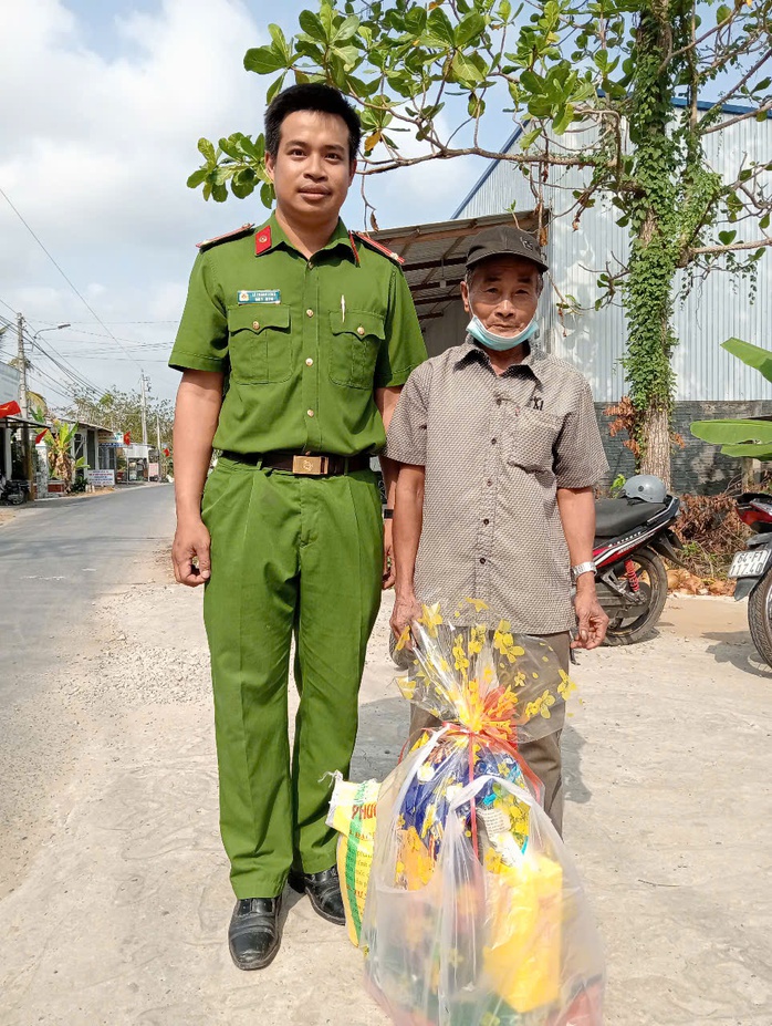 Kh&aacute;nh th&agrave;nh 2 c&ocirc;ng tr&igrave;nh "Đường cờ Tổ quốc" tại Vĩnh Long ch&agrave;o mừng Đại hội XIV của Đảng - Ảnh 11.