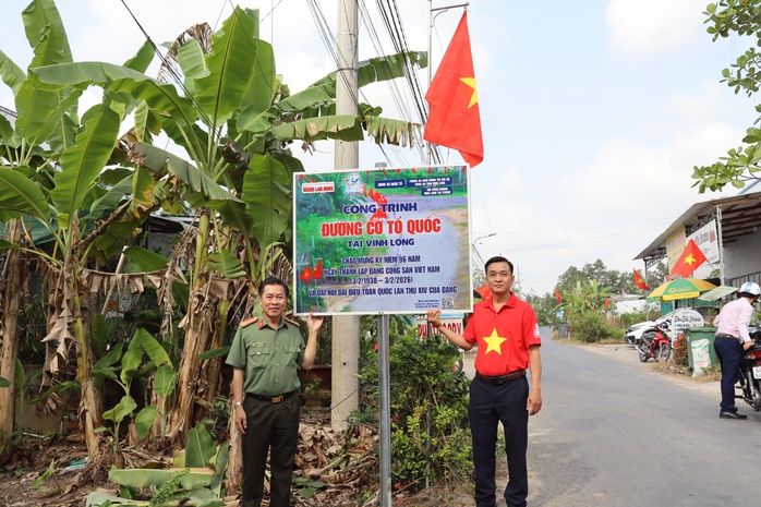 Kh&aacute;nh th&agrave;nh 2 c&ocirc;ng tr&igrave;nh "Đường cờ Tổ quốc" tại Vĩnh Long ch&agrave;o mừng Đại hội XIV của Đảng - Ảnh 6.