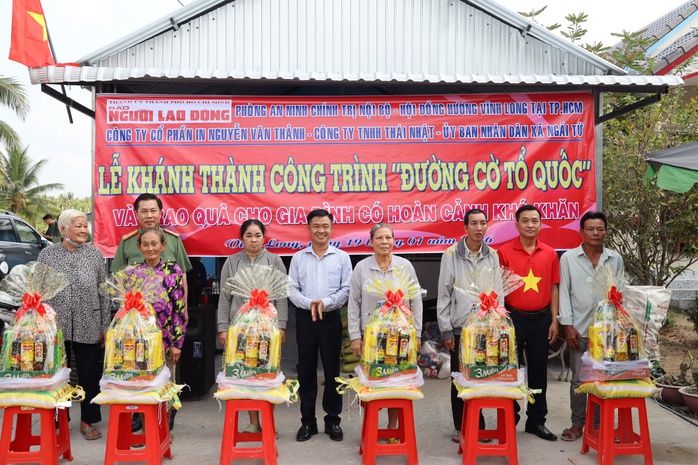 Kh&aacute;nh th&agrave;nh 2 c&ocirc;ng tr&igrave;nh "Đường cờ Tổ quốc" tại Vĩnh Long ch&agrave;o mừng Đại hội XIV của Đảng - Ảnh 9.
