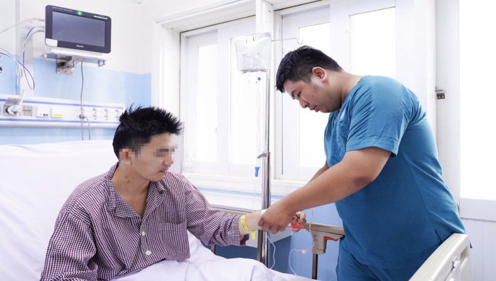 Thanh ni&ecirc;n 32 tuổi ngừng tim khi đang chơi cầu l&ocirc;ng - Ảnh 1.