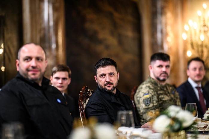 Tiến trình hòa đàm Ukraine "nóng" trở lại - Ảnh 1. Tiến trình hòa đàm Ukraine "nóng" trở lại - Ảnh 1.