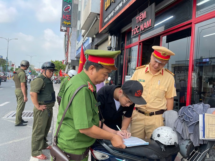 Đường th&ocirc;ng, h&egrave; tho&aacute;ng - Ảnh 1.