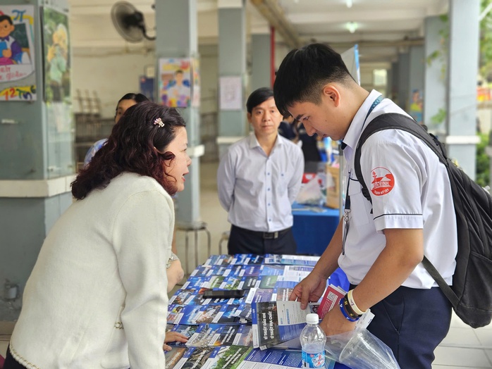 Điểm cộng chứng chỉ ngoại ngữ: Cần biết dung h&ograve;a - Ảnh 1.