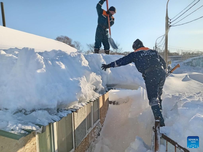 Hơn 100 phương tiện va chạm li&ecirc;n ho&agrave;n trong b&atilde;o tuyết ở Mỹ - Ảnh 4.