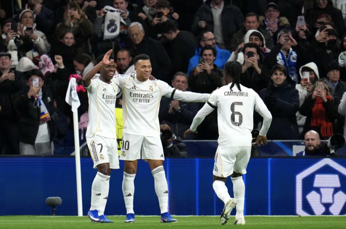 "Song s&aacute;t" Vinicius &ndash; Mbapp&eacute; lập c&ocirc;ng, Real Madrid thắng hủy diệt Monaco - Ảnh 1.